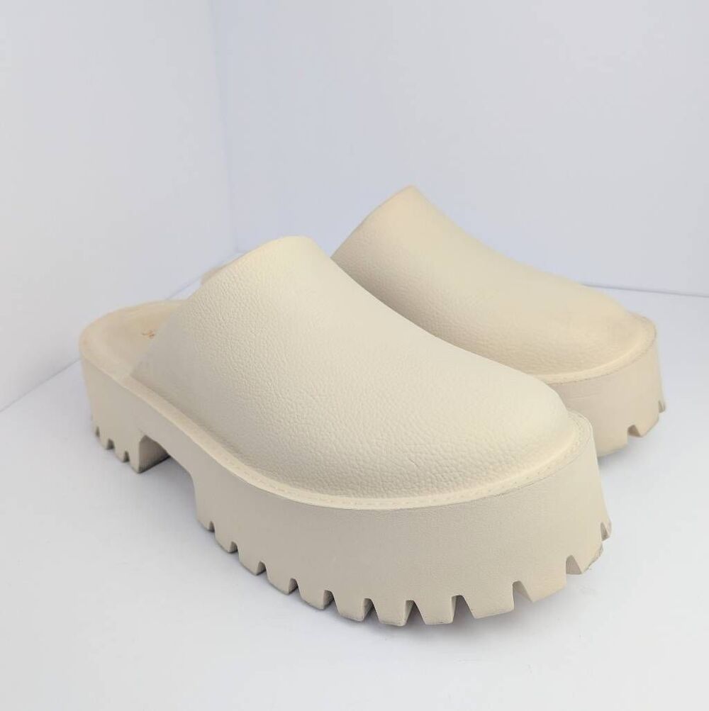 Jeffrey Campbell Anthropologie Clogg Cream platform lug foam clog womens 9